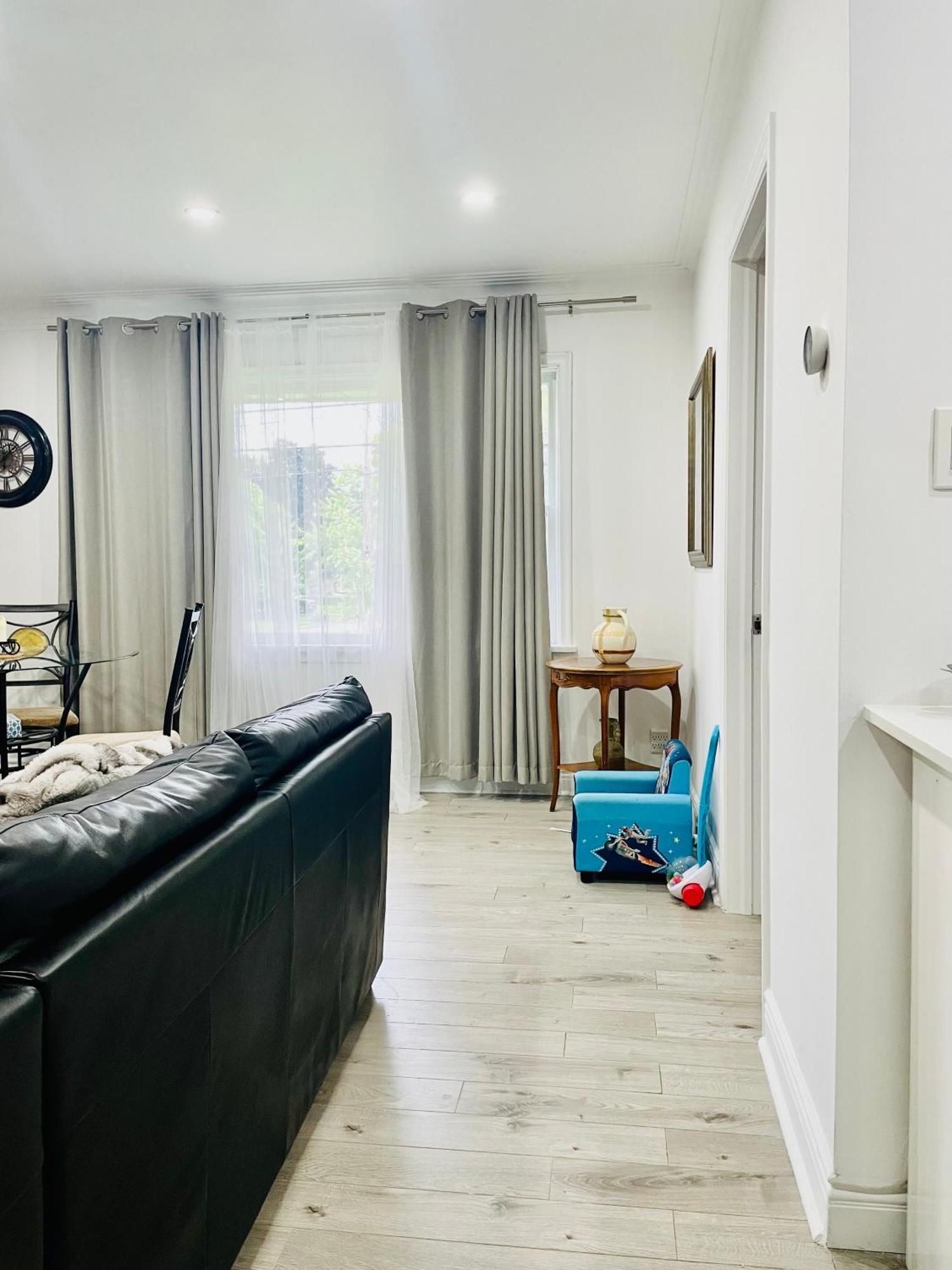 3room Entire Floor Walk 2 Subway Appartement Toronto