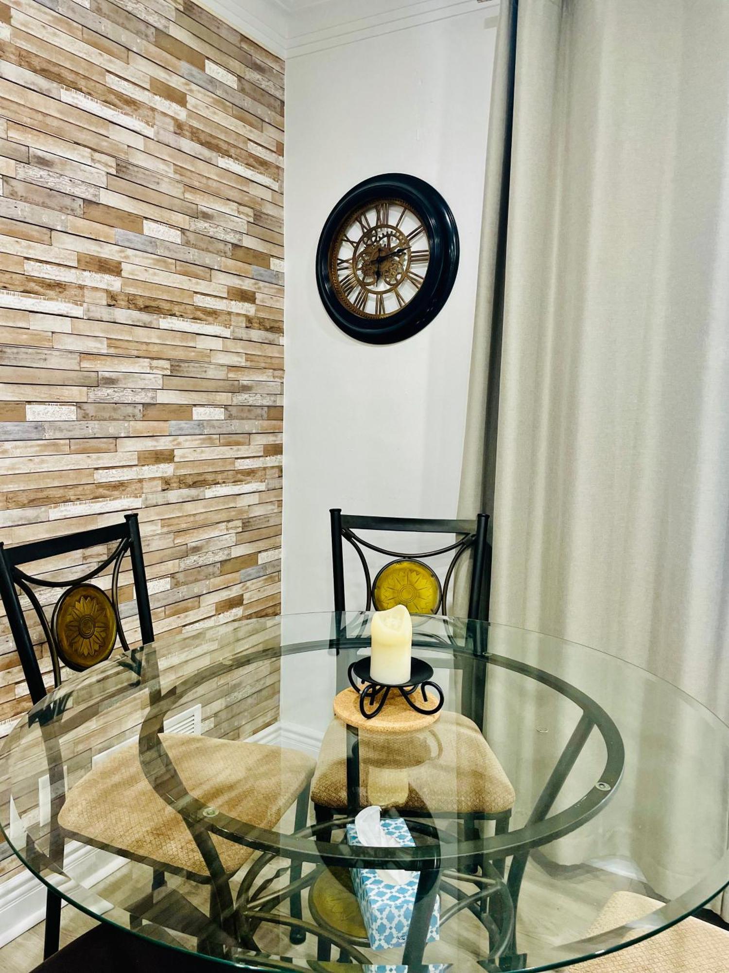 3room Entire Floor Walk 2 Subway Appartement Toronto